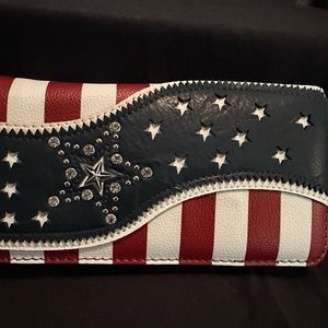 Women’s red white and blue wallet trifold lots of card space.